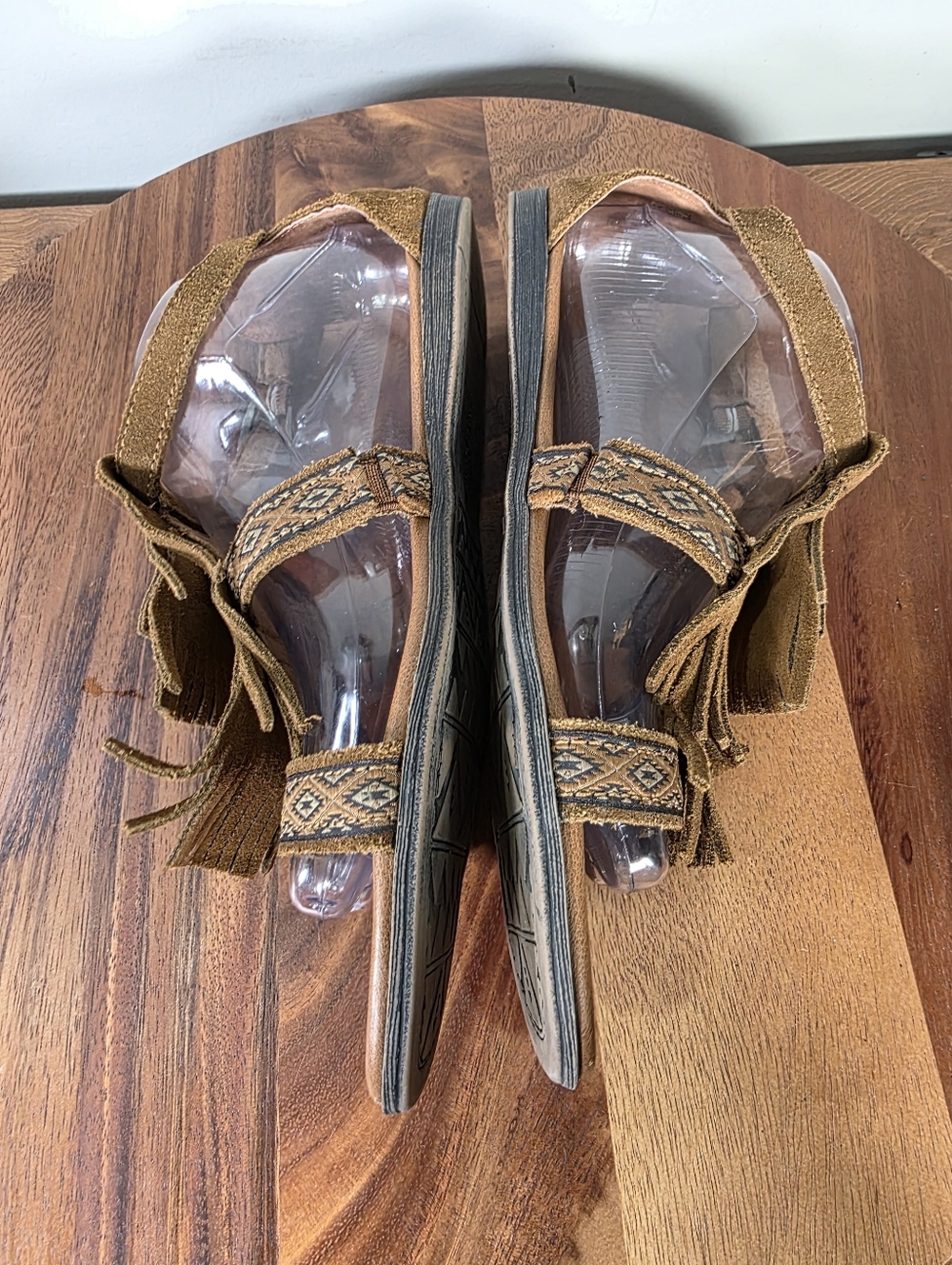 Minnetonka Maui Passport Fringe Suede Sandals - Brown Tribal Boho Size 9 - Picture 9 of 13